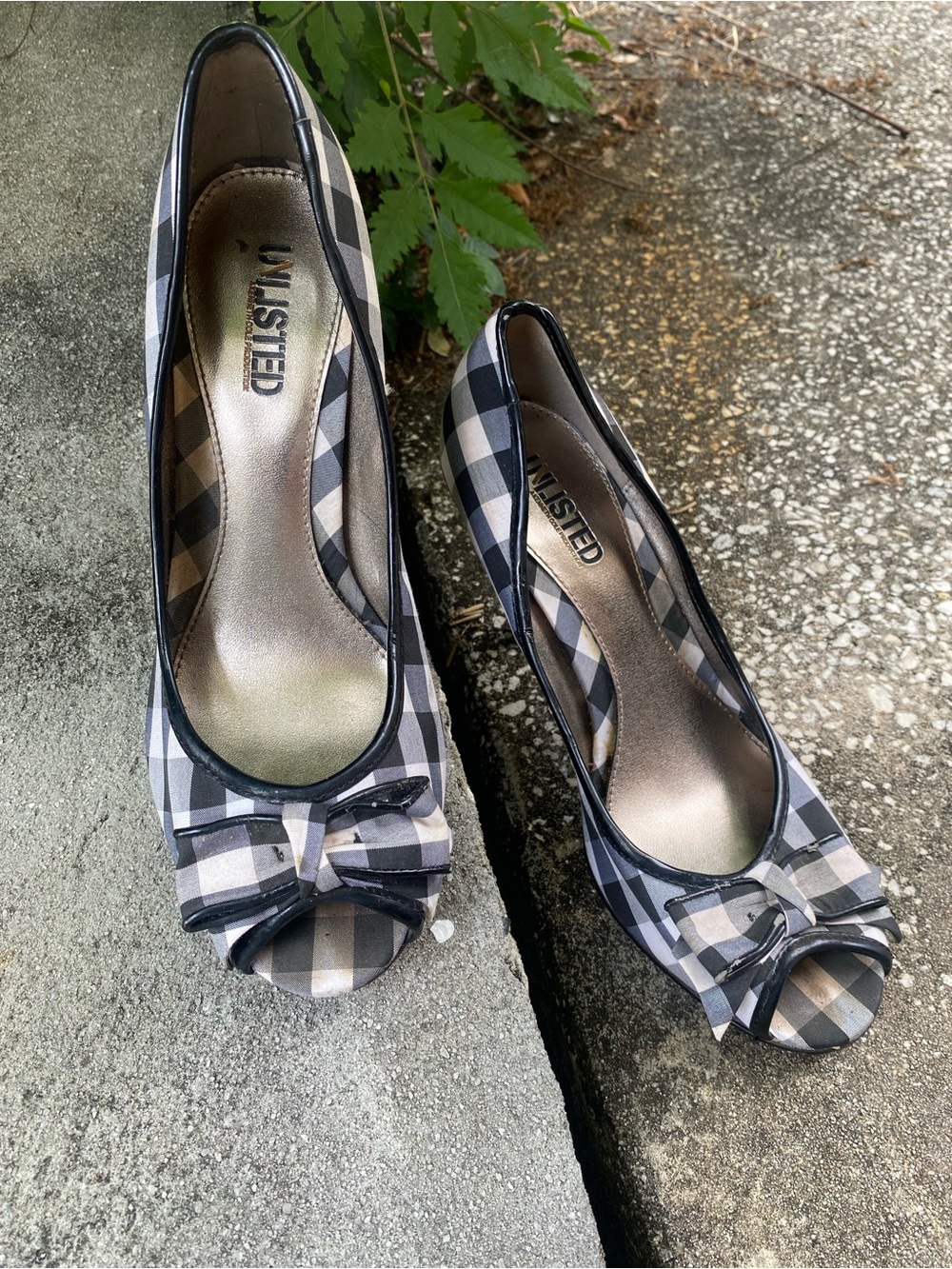 Vintage Unlisted by Kenneth Cole Black & White Plaid Peep-Toe Heels with Bow - Picture 3 of 12